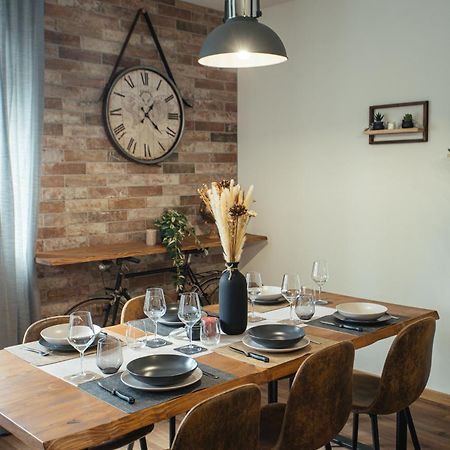 The Brick 194, 7 Posti Letto, Parcheggio E Posto Bici Apartment อูดิเน ภายนอก รูปภาพ