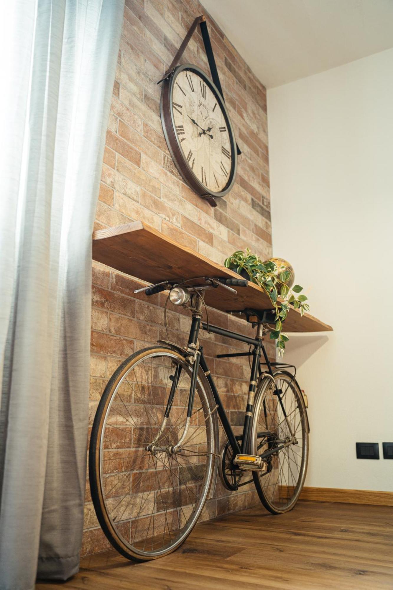 The Brick 194, 7 Posti Letto, Parcheggio E Posto Bici Apartment อูดิเน ภายนอก รูปภาพ